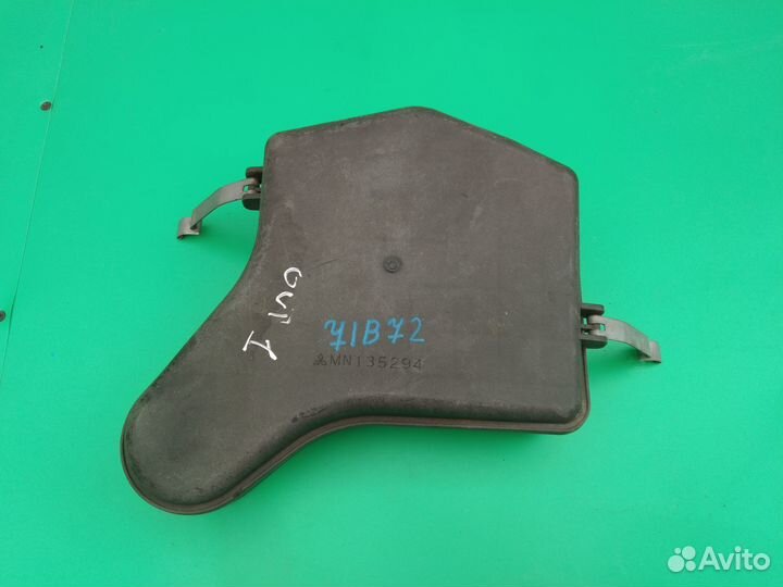 Резонатор воздушного фильтра Mitsubishi Outlander