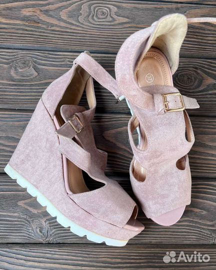 Босоножки женские