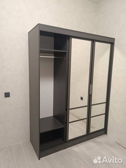 Шкаф купе с зеркалом