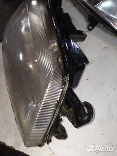 Opel Vectra B фара правая дефект