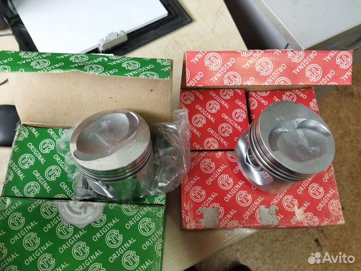 Поршни с пальцами и без ваз