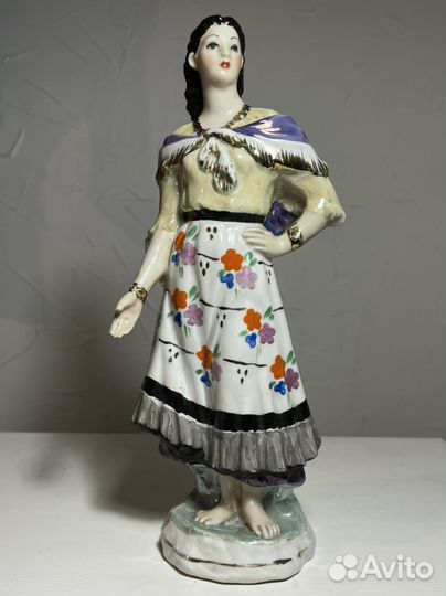 Статуэтка Цыганка Земфира, 1954 г, Дулево