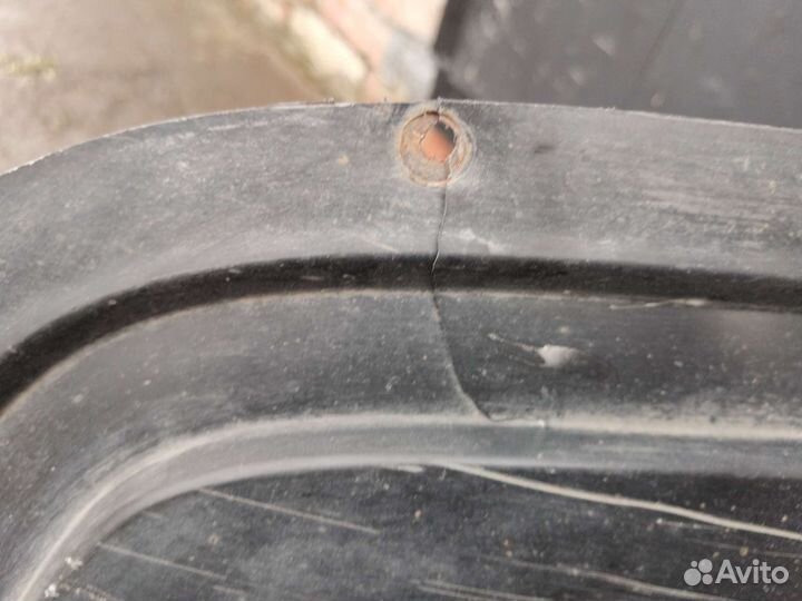 Защита днища задняя правая на passat b7