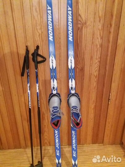 Беговые лыжи комплект, ботинки 32 размер