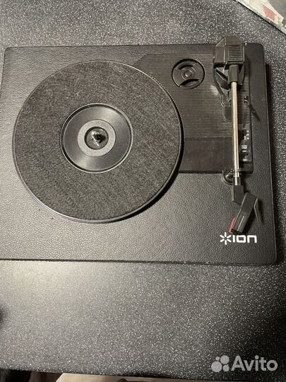 Проигрыватель виниловых пластинок