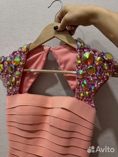 Вечернее платье