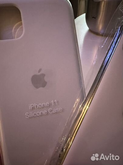Чехол на iPhone 11
