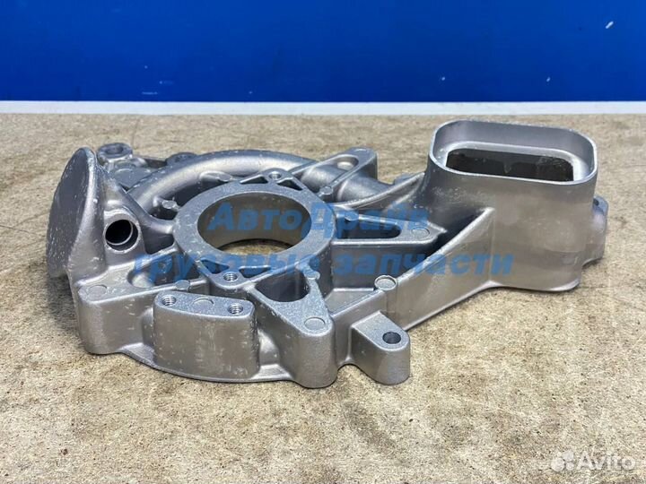 Корпус насоса водяного Вольво FH13 FM13