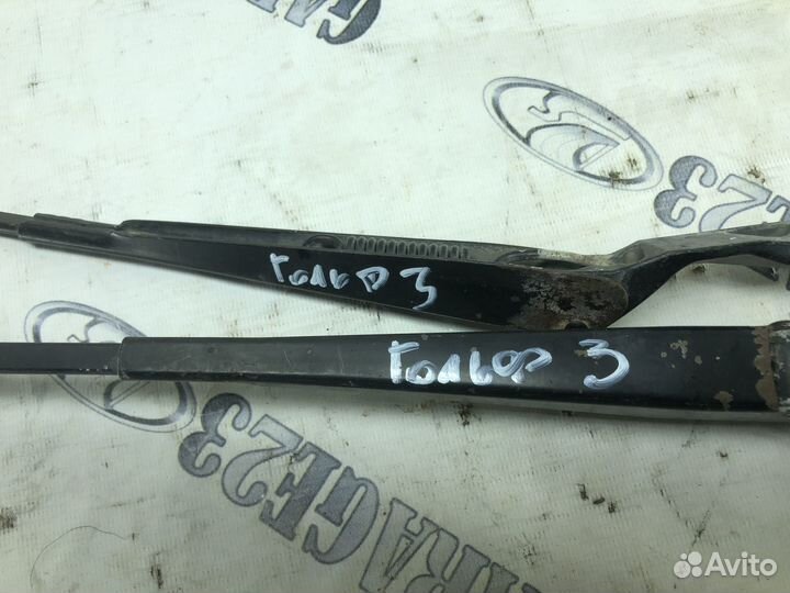 Поводок дворника Volkswagen Golf 3