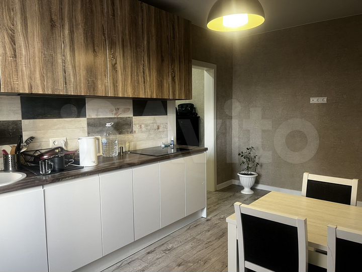 2-к. квартира, 72 м², 2/16 эт.