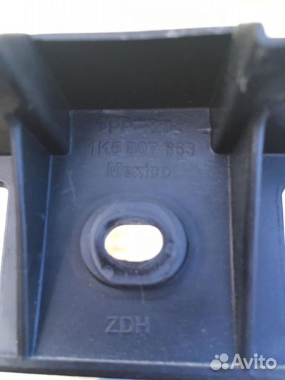 Кронштейны заднего бампера VW Jetta 5