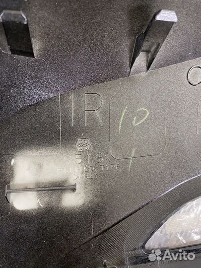 Крышка зеркала правая на Lexus GX 460 09/21