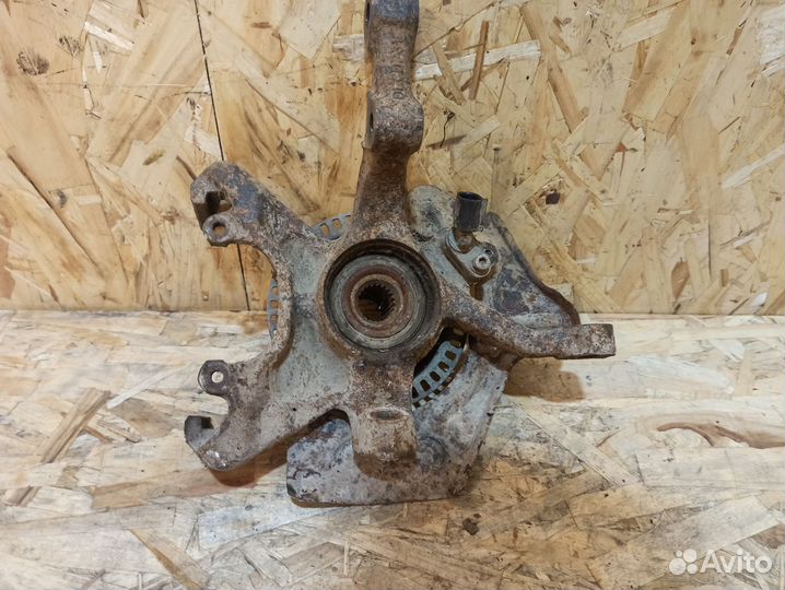 Кулак поворотный правый Volkswagen Lupo