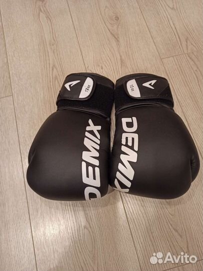 Перчатки для единоборств