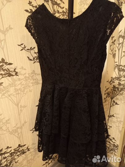 Черное кружевное платье