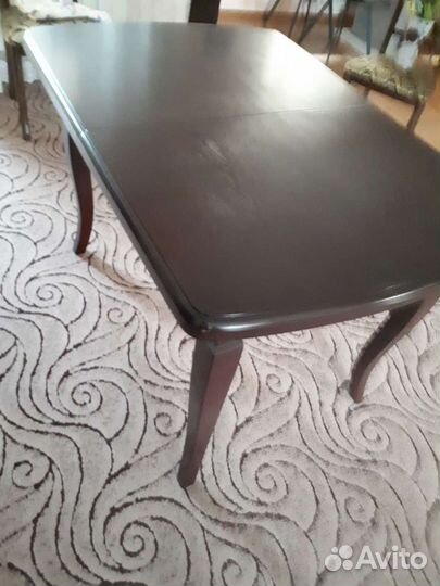 Стол обеденный