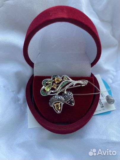 Брошь серебро новая