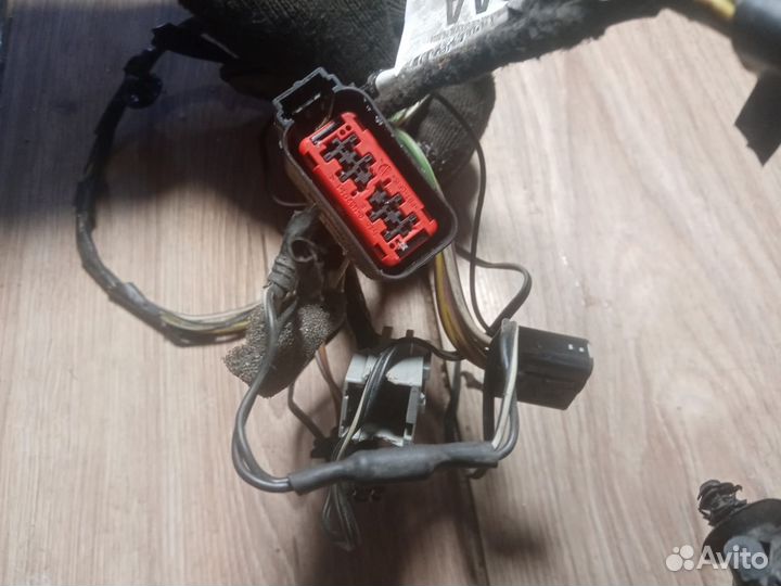 Проводка передней правой двери Ford Focus 2
