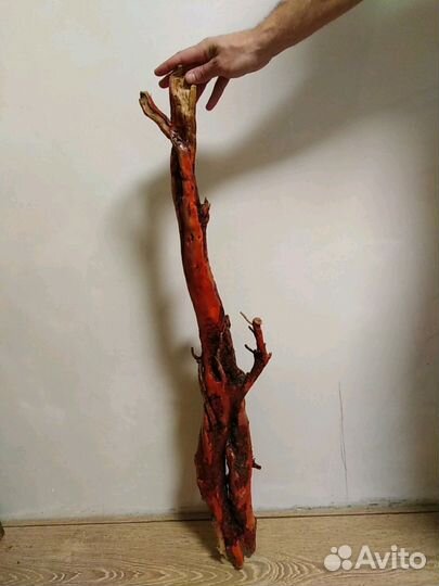 Украшение из дерева