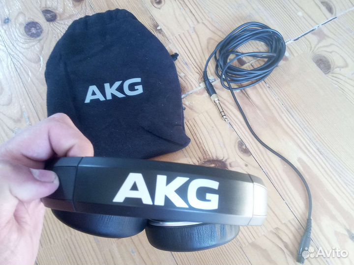 Akg k182