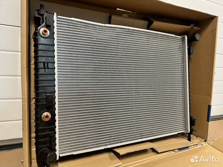 Радиатор охлаждения на Opel Antara