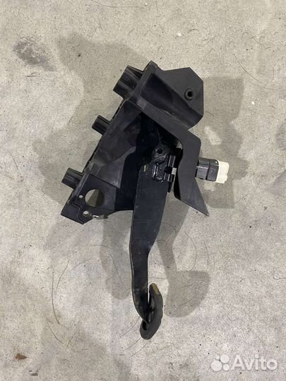 Педаль тормоза Renault Arkana