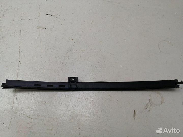 Направляющая стекла задняя левая Opel Corsa D