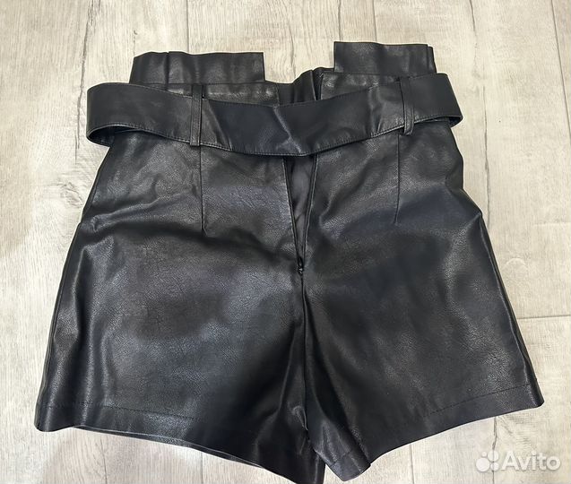 Кожаные шорты