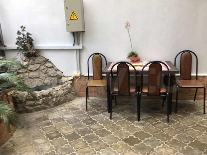 Комната 14 м² в 3-к., 2/2 эт.