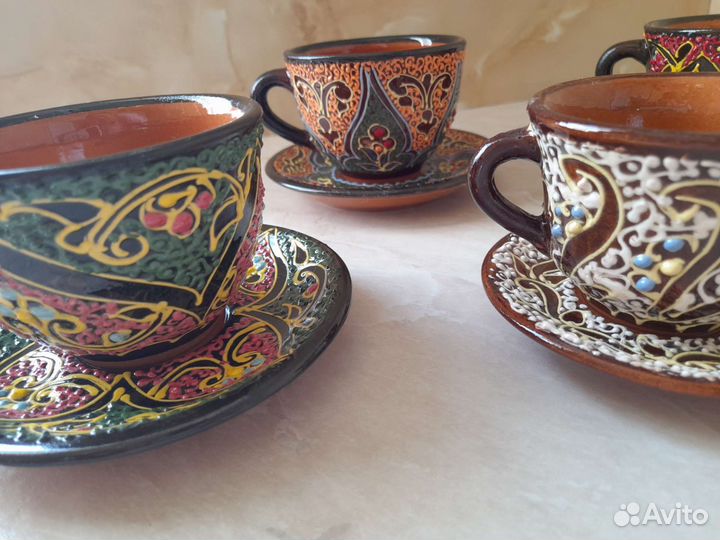 Чайные чашки с блюдцами