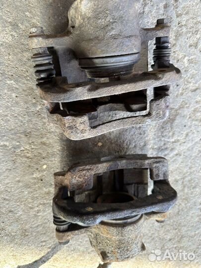 Skoda felicia передние суппорта