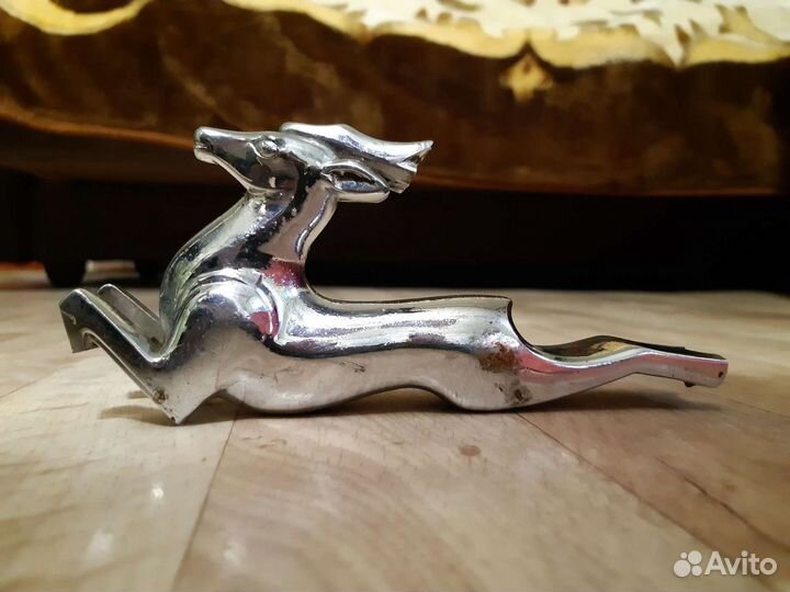 Олень на авто Волгу 21