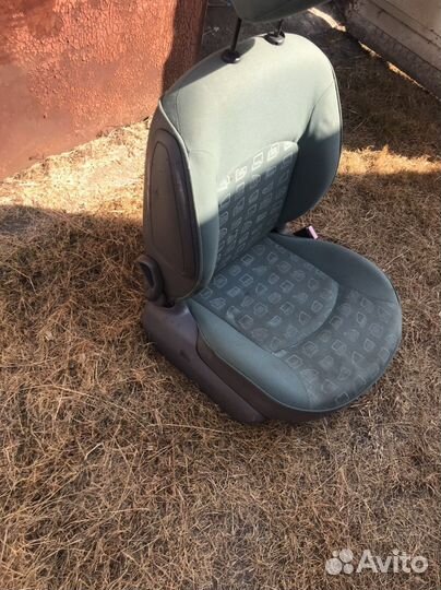 Сидение переднее правое Peugeot 206