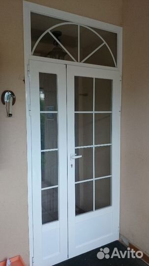 Пластиковые двери Рехау