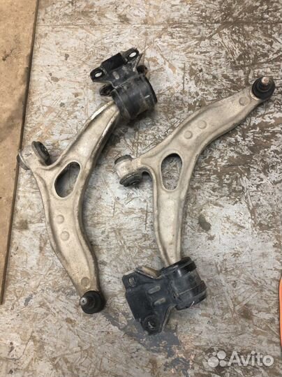 Рычаги передние Ford Focus 3 под ремонт