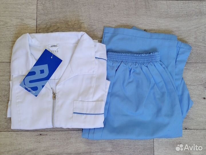 Медицинский костюм женский 48-50 размер