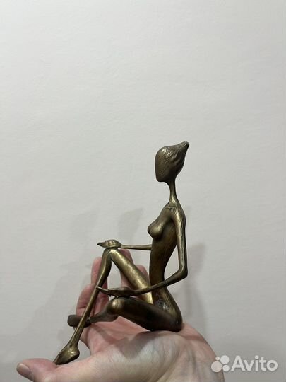 Бронзовая статуэтка