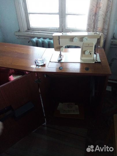 Швейная машинка чайка 142м бу