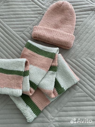 Одежда для девочки р.134, куртки, шапки и шарфы