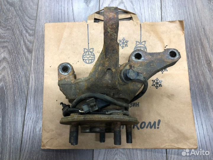 Кулак ступица правый передний Mitsubishi Lancer 9