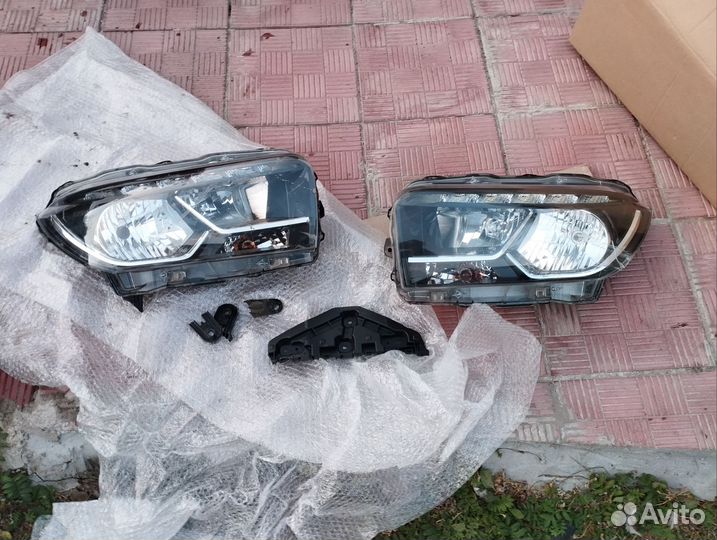 Фары на LADA xray