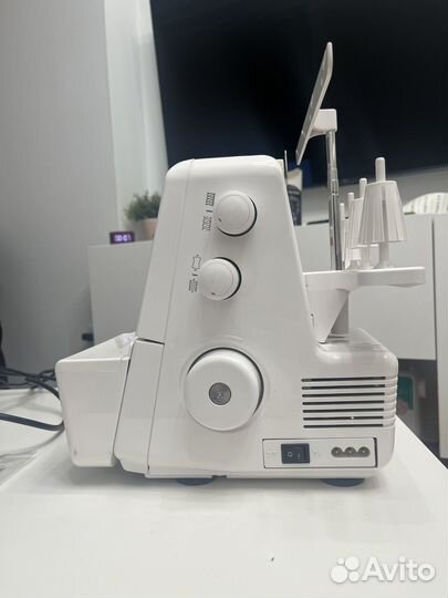 Швейная машина оверлок Janome My lock 714