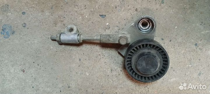 Натяжитель ремня генератора granta