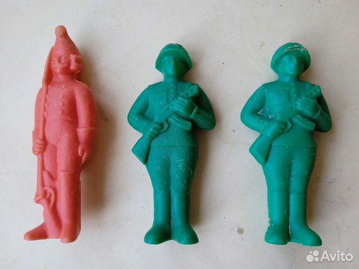Солдатики СССР древние люди дутыши солдаты пластик