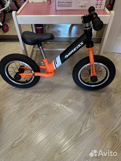 Беговел Kreiss 12 дюймов с надувными колесами
