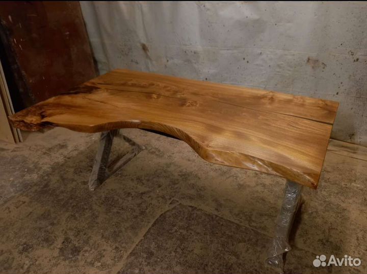 Компьютерный стол из слеба карагача в стиле лофт