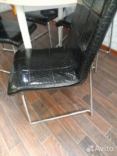 Кухонный стол и стулья комплект бу