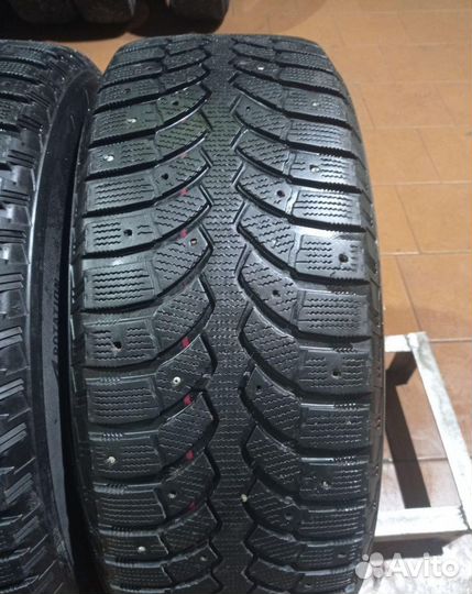 Bridgestone Blizzak Spike-01 235/60 R18 99W