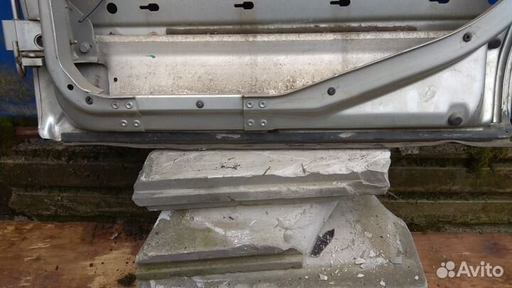 Дверь задняя правая Audi A8 (4D)