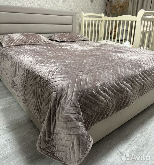 Покрывало стеганое велюровое